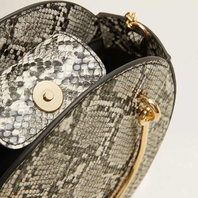 Round Clutch With Chain The Store Bags