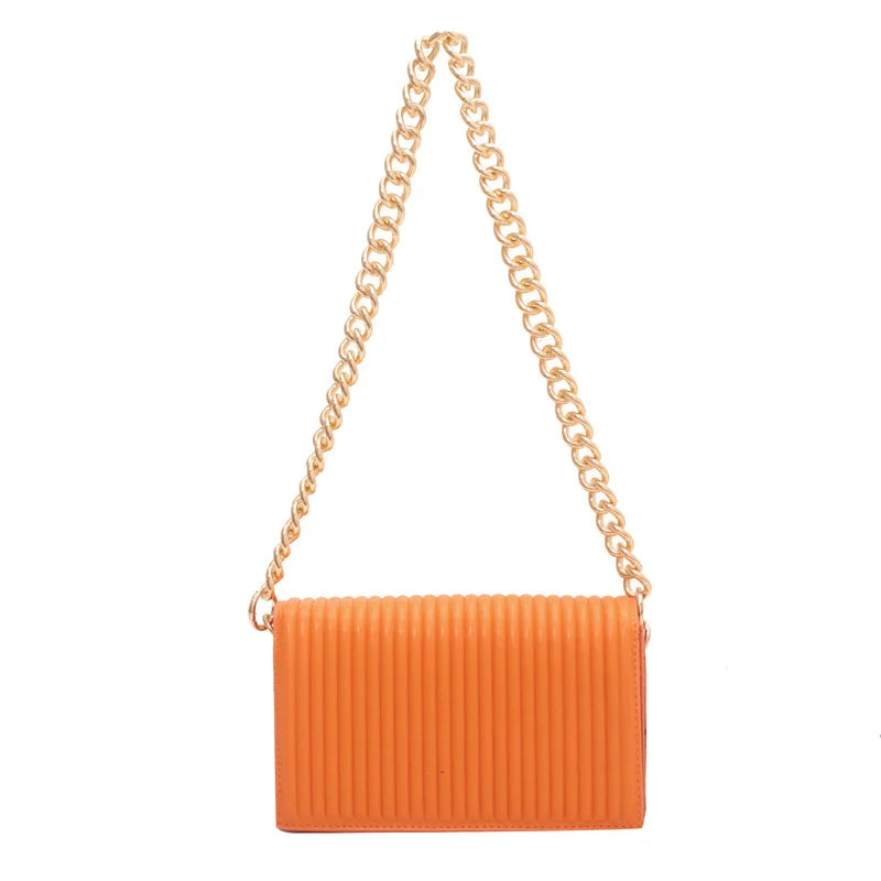 Bolso con cadena