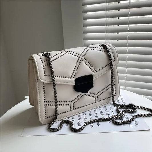 Bolso De Hombro De Piel Con Cadena