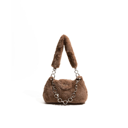 Bolso clutch esponjoso con cadena